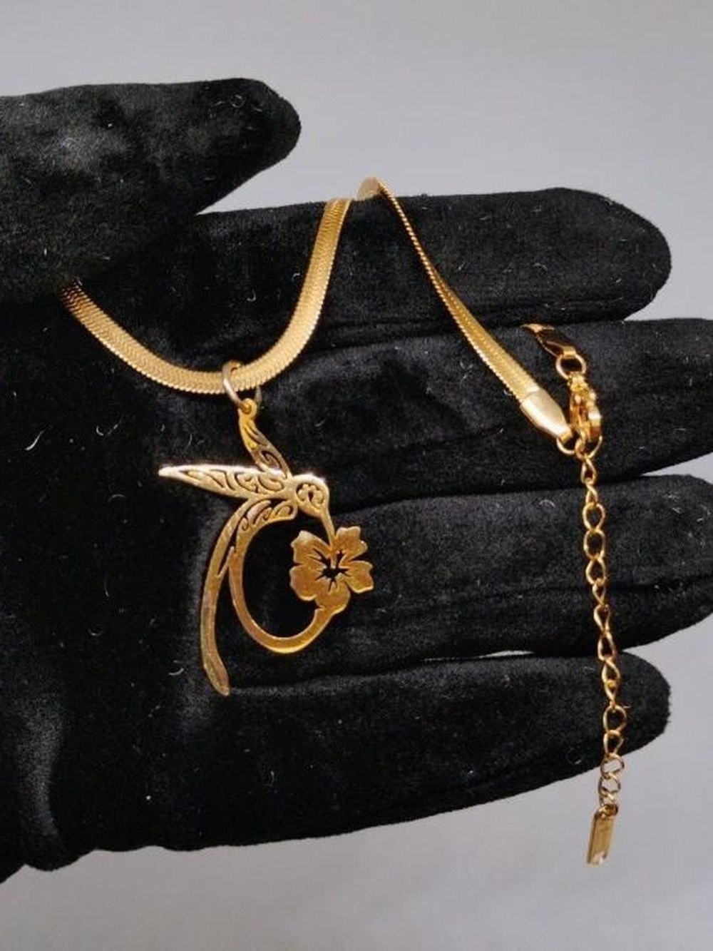 Humminbird With Tropical Flower Necklace